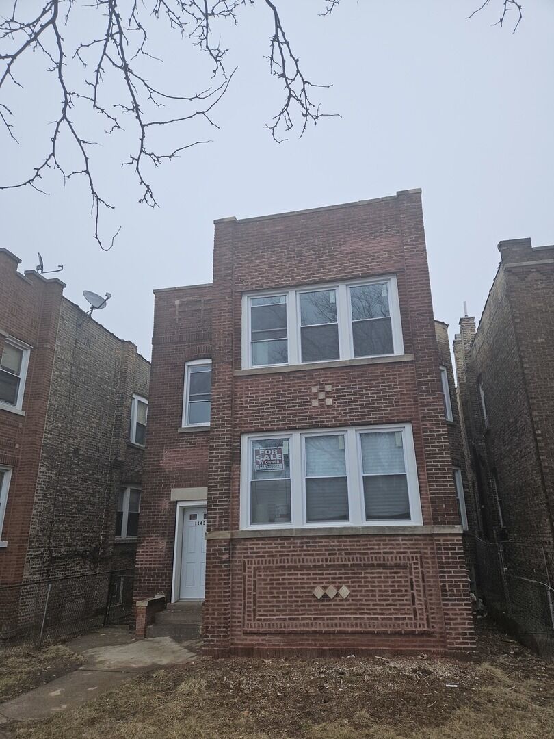 Property Photo: 1143 N Laramie Avenue IL 60651