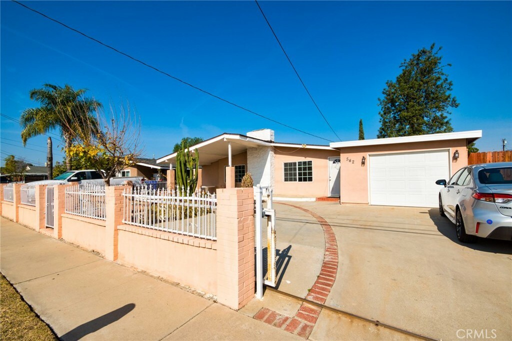 Property Photo: 542 E McKinley Street CA 92376