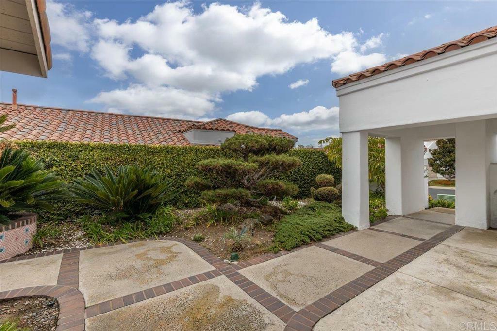 Property Photo: 4898 Galicia Way CA 92056