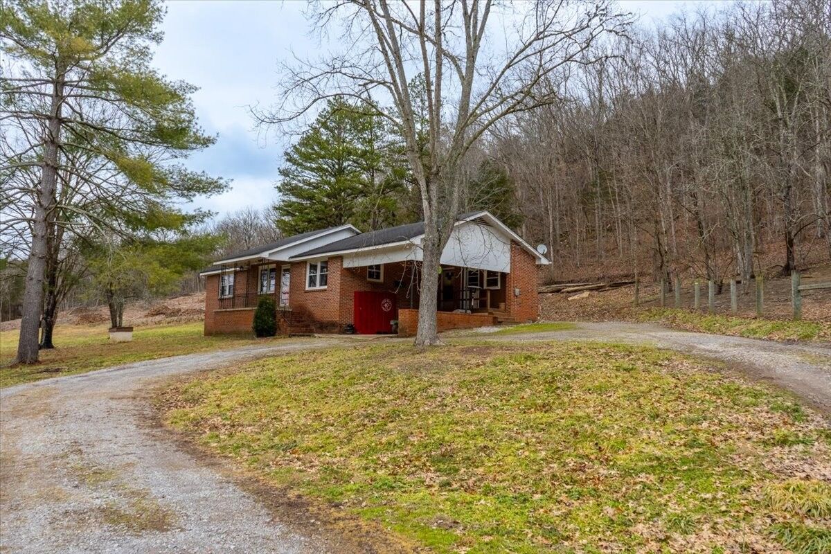 Property Photo:  275 Davis Hollow Rd  TN 37095 