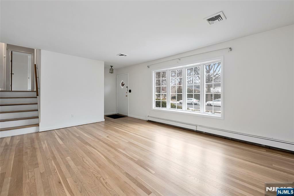 Property Photo:  546 Van Buren Street  NJ 07450 