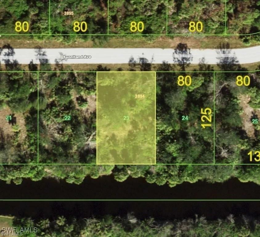 Property Photo: 12507 Sunniland Ave FL 33981