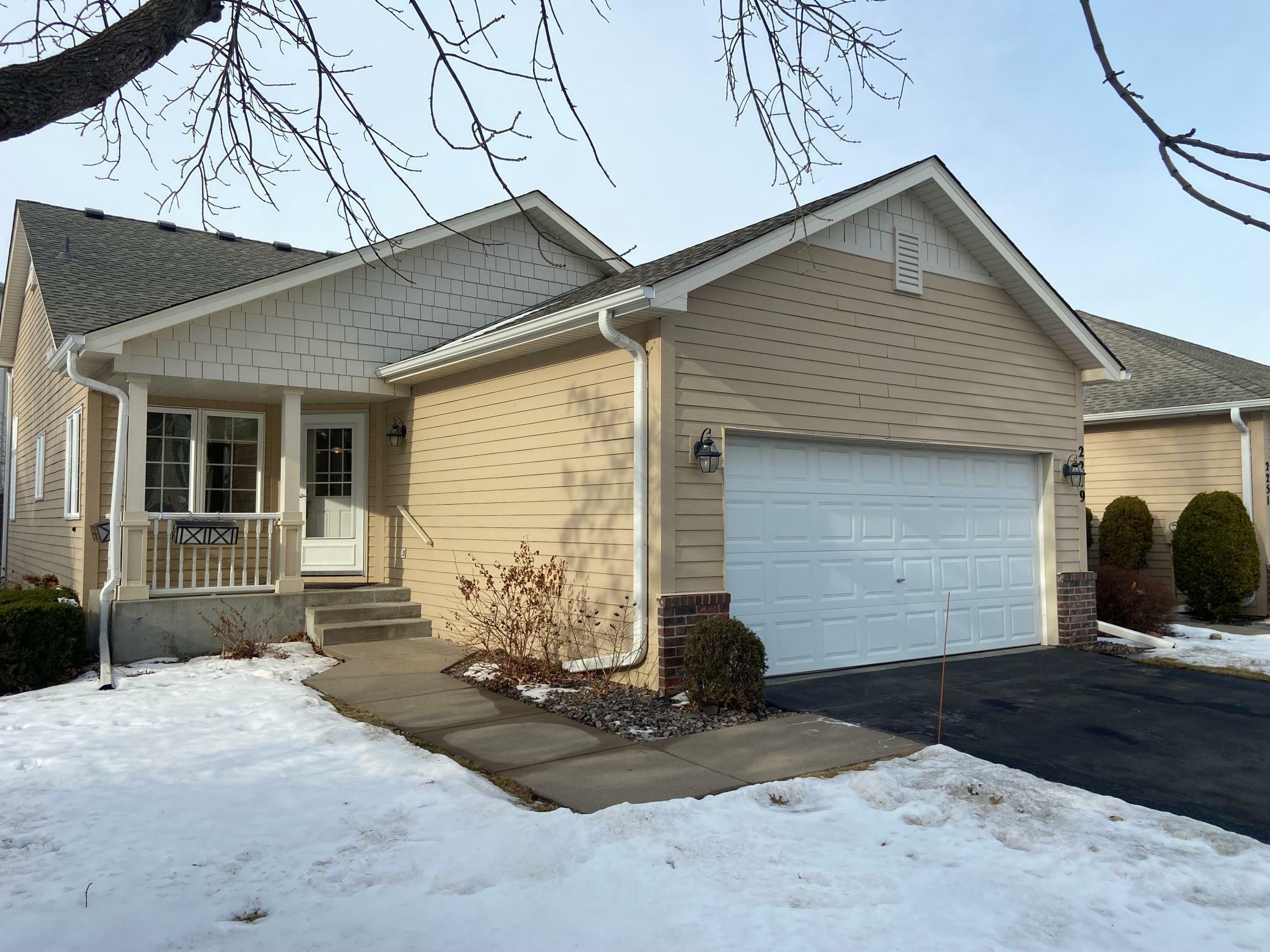 Property Photo:  2249 Penn Place  MN 55109 