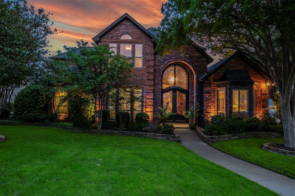 Property Photo: 34 Wellington Oaks Circle TX 76210