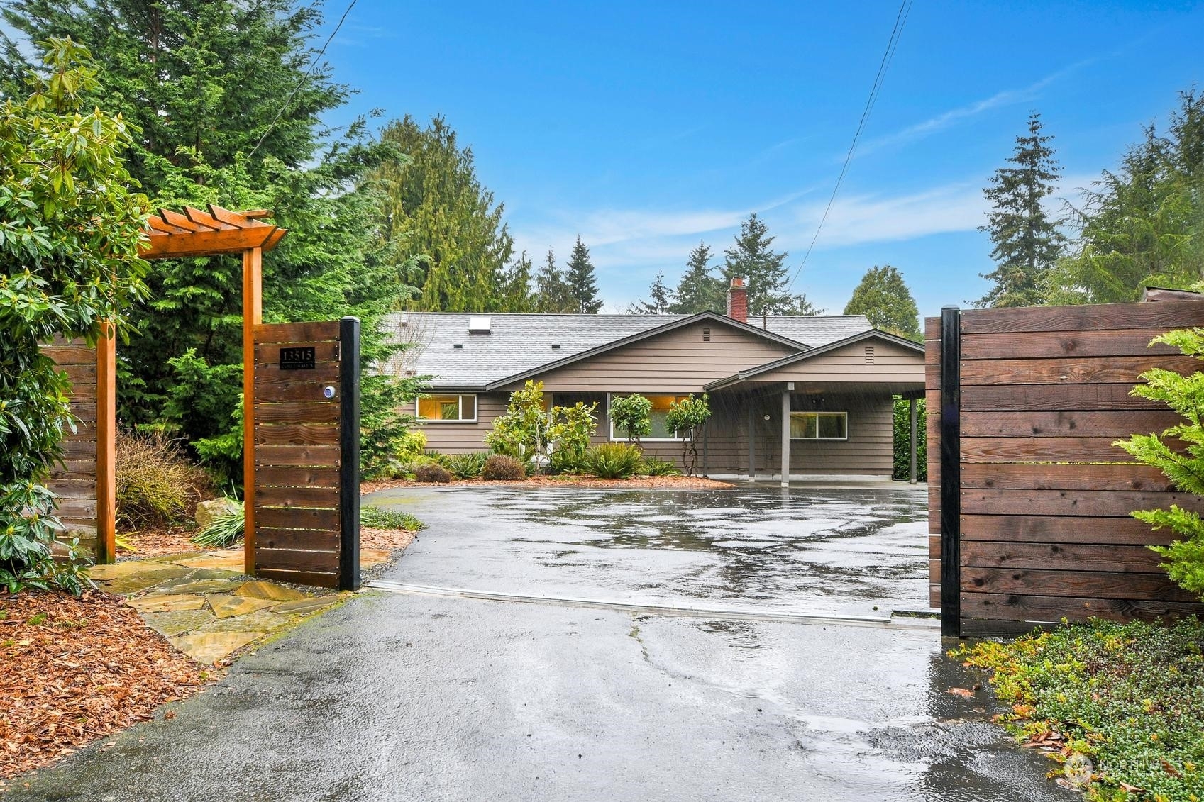 Property Photo:  13515  Corliss Avenue N  WA 98133 