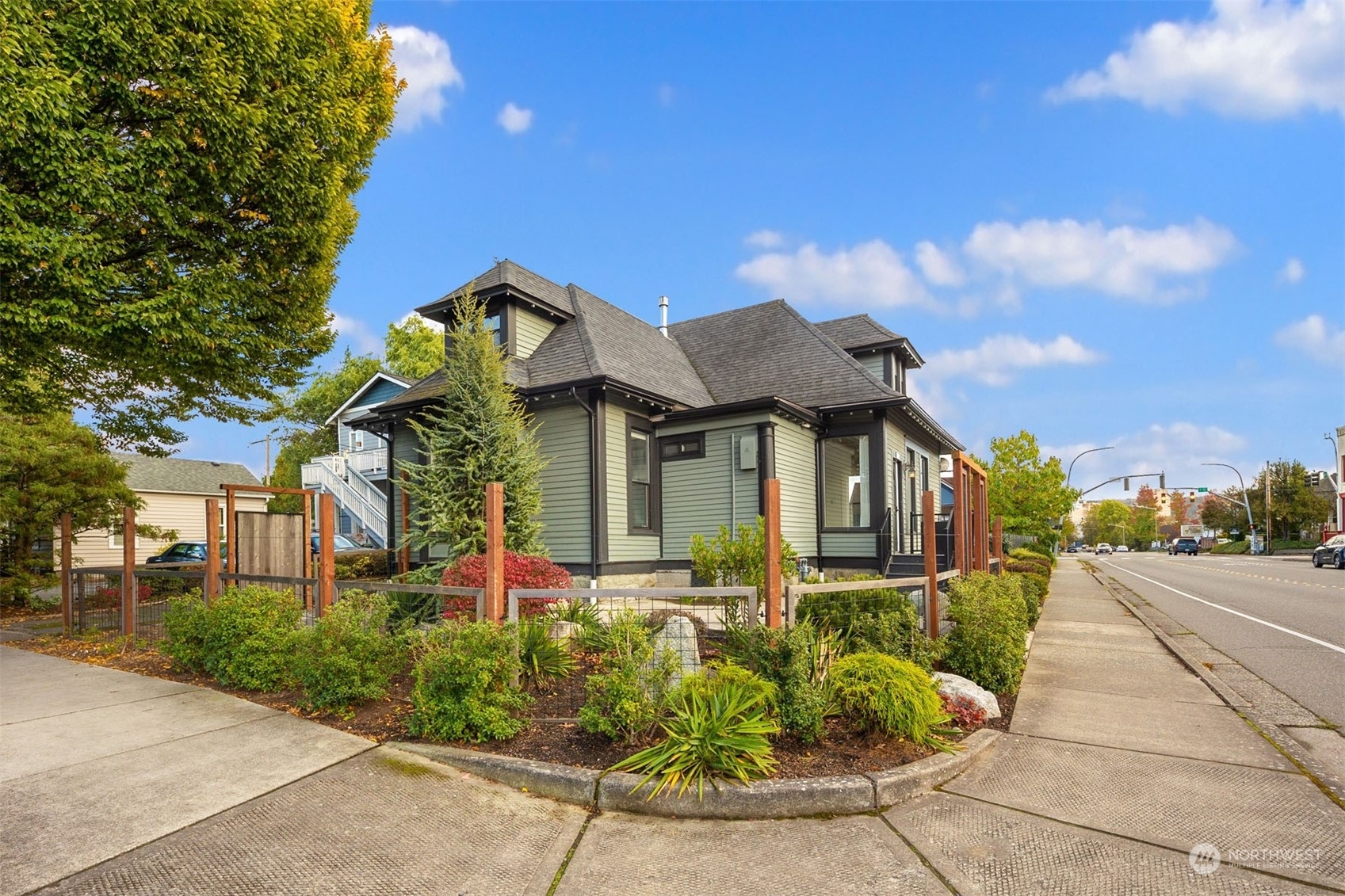 Property Photo:  1012  Dupont Street  WA 98225 