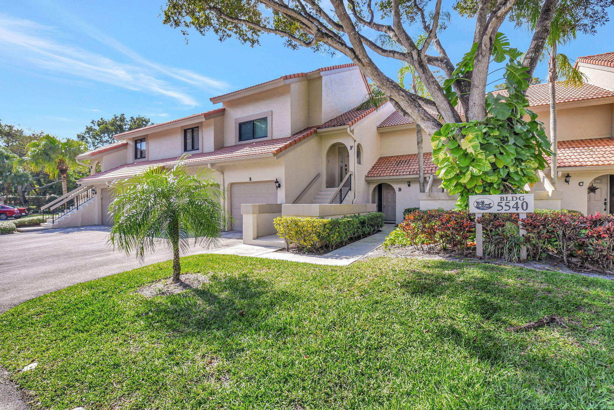 Property Photo: 5540 Coach House Circle F FL 33486