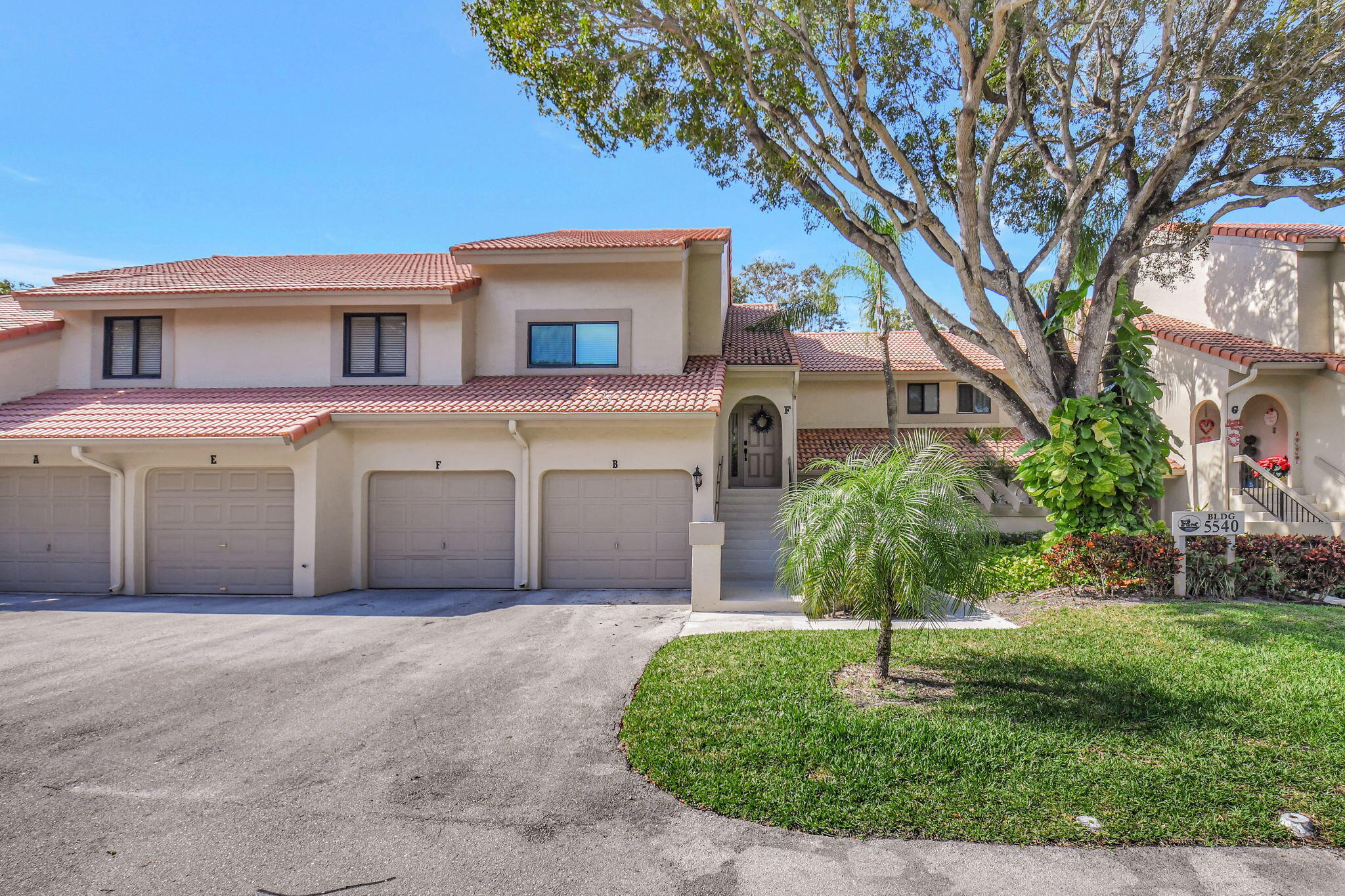 Property Photo: 5540 Coach House Circle F FL 33486