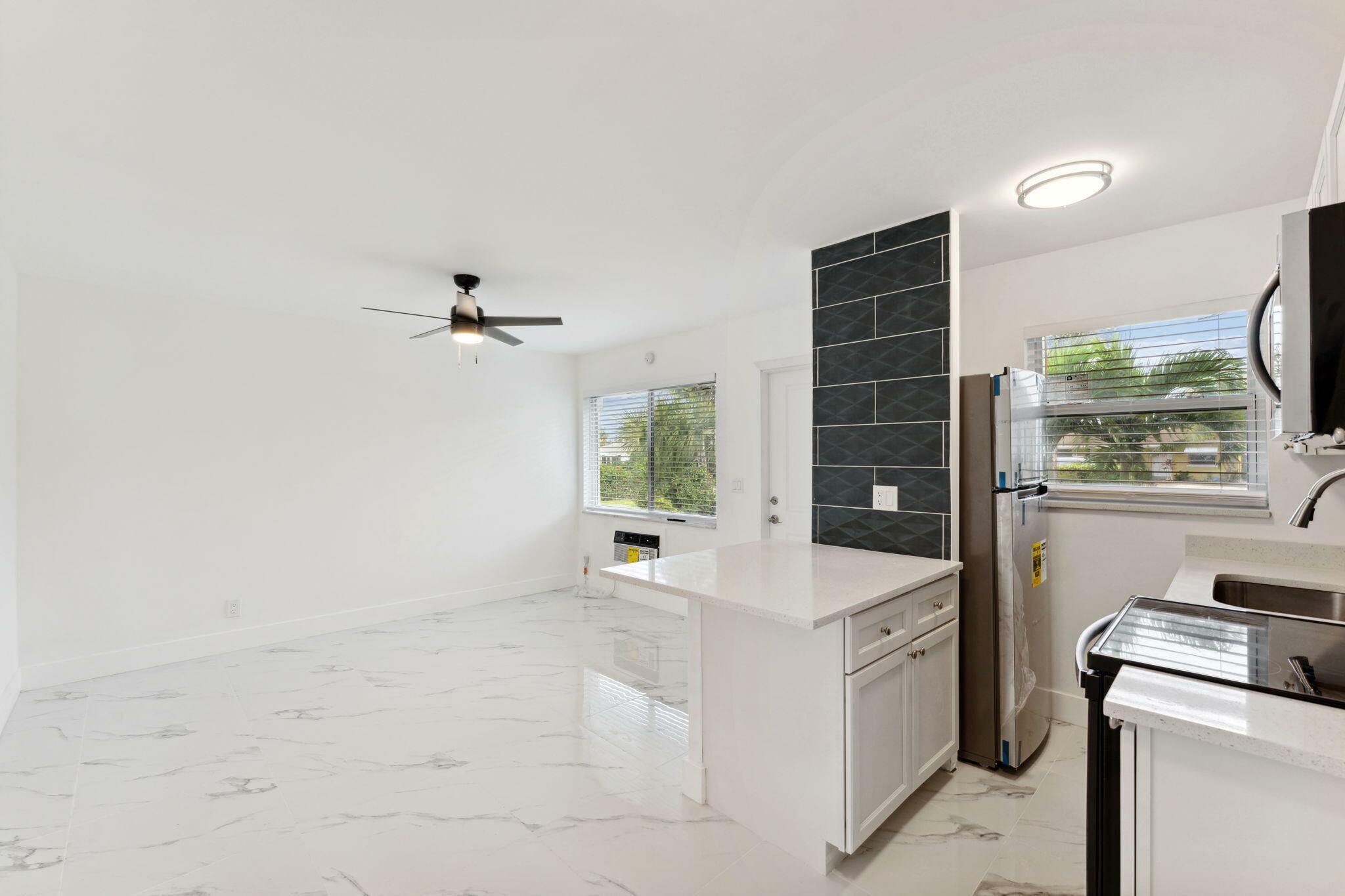 Property Photo:  525 S Broadway Street K  FL 33462 