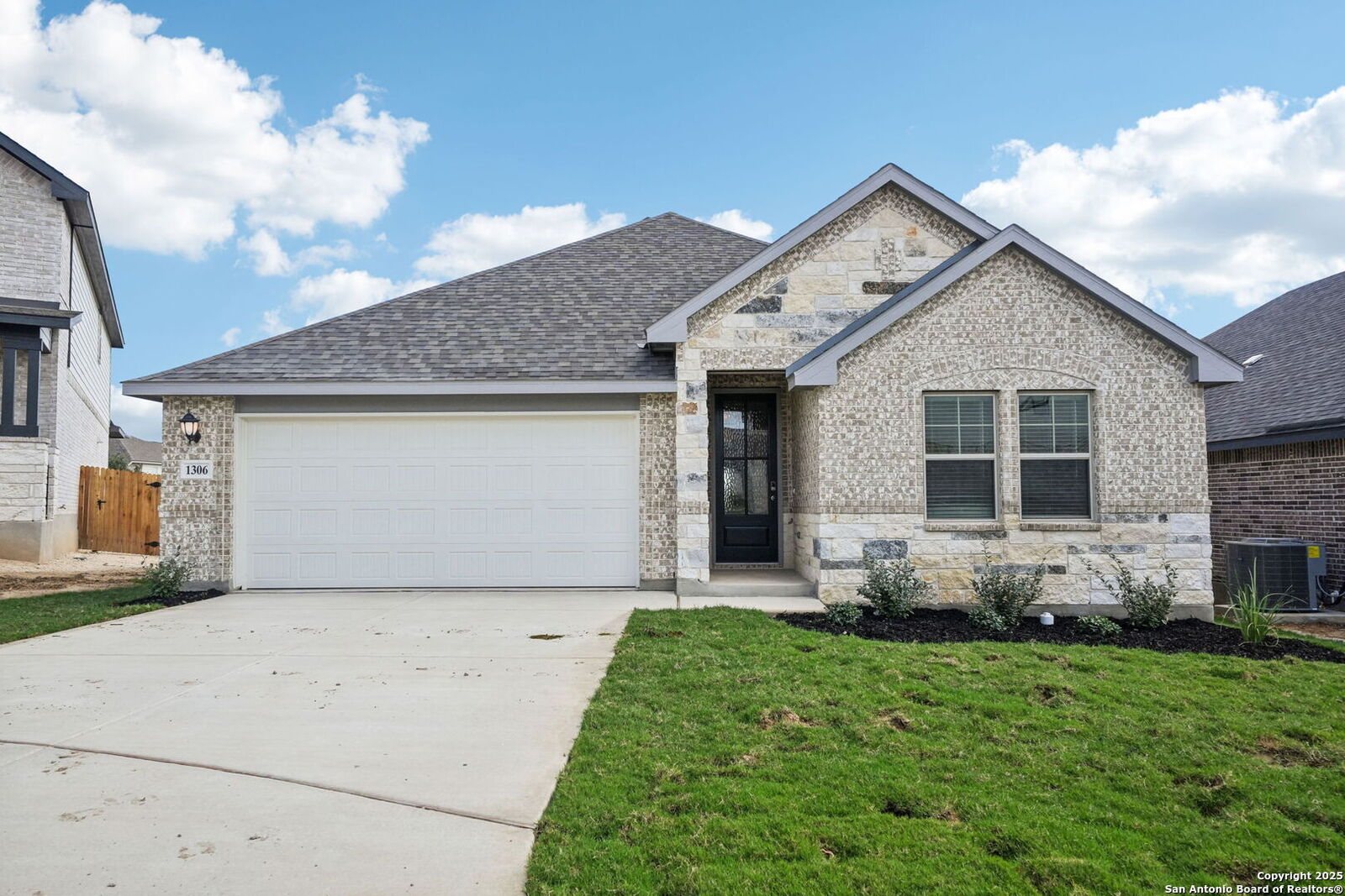 Property Photo: 1306 Arcadian Rose TX 78245