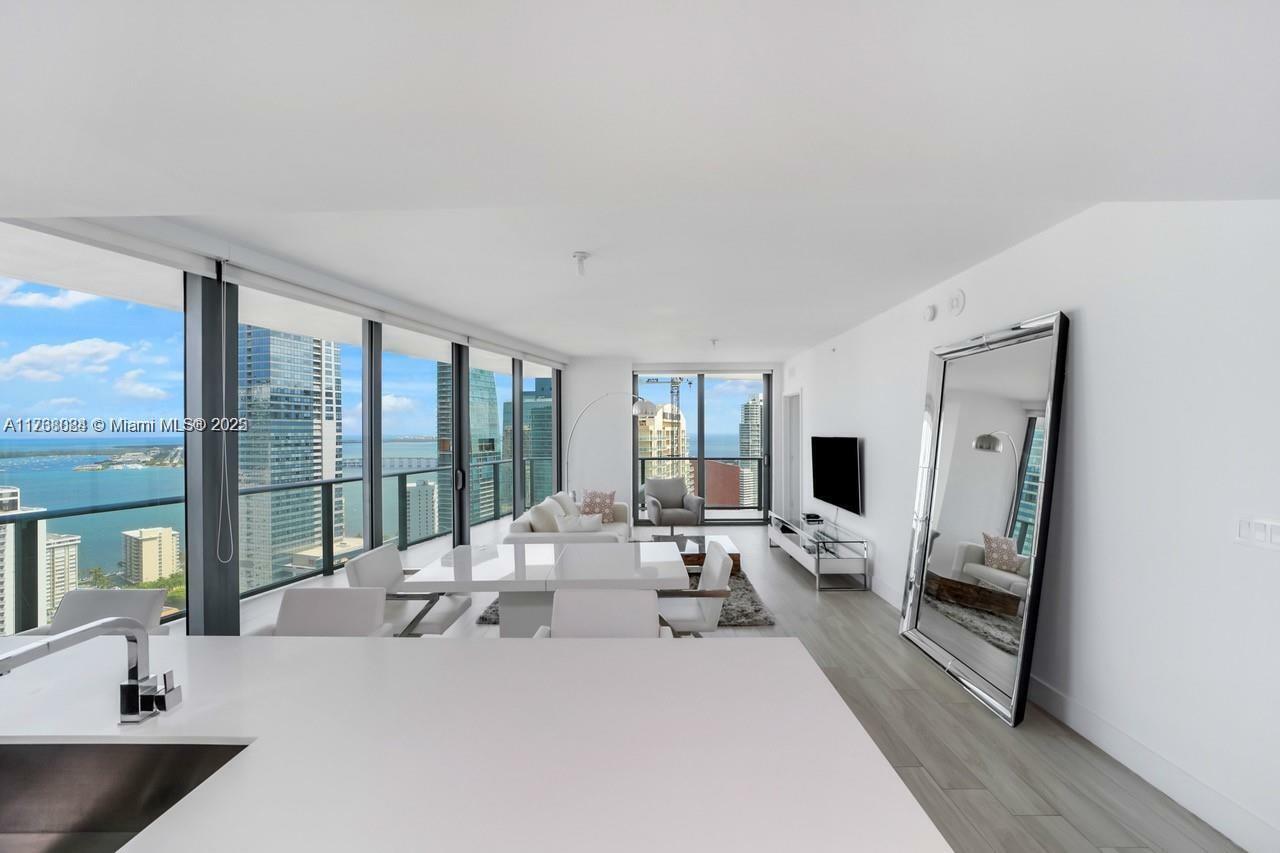 Property Photo:  1300 S Miami Ave 4205  FL 33130 