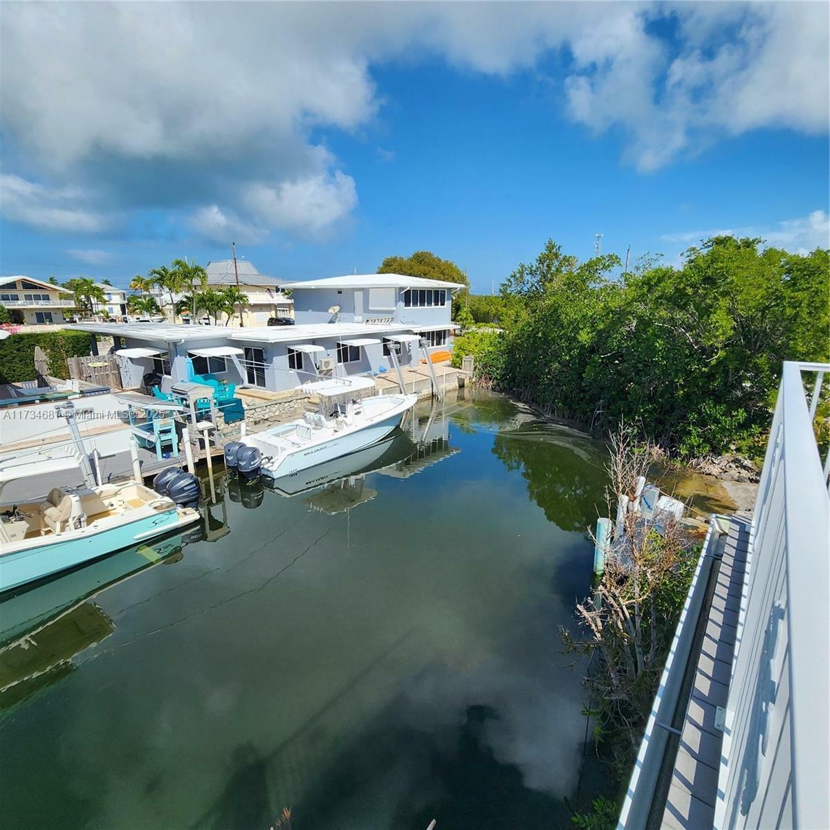 Property Photo: 109 S Layton Dr FL 33001