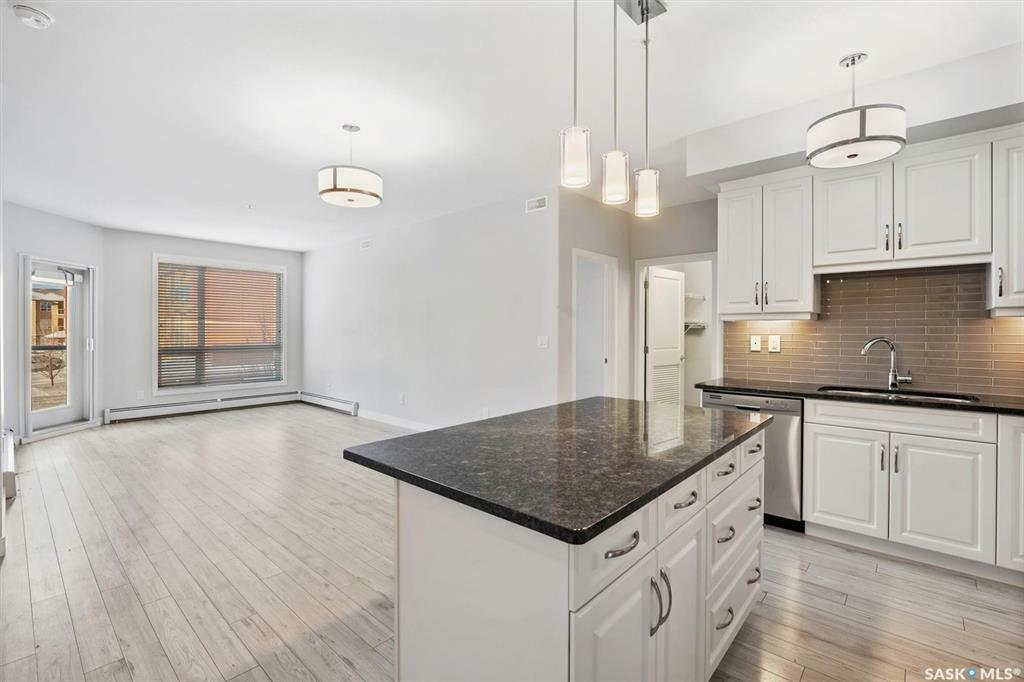 Property Photo:  1015 Moss Avenue 215  SK S7H 4J3 