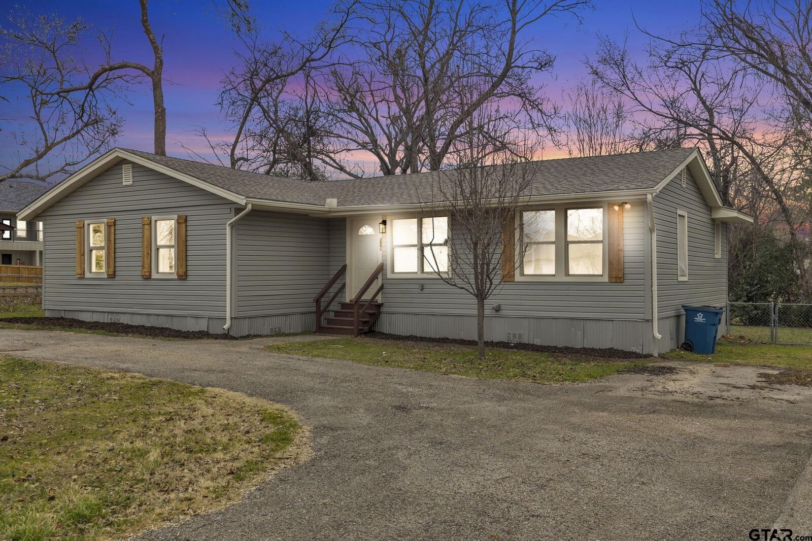 Property Photo:  519 N College  TX 75771 