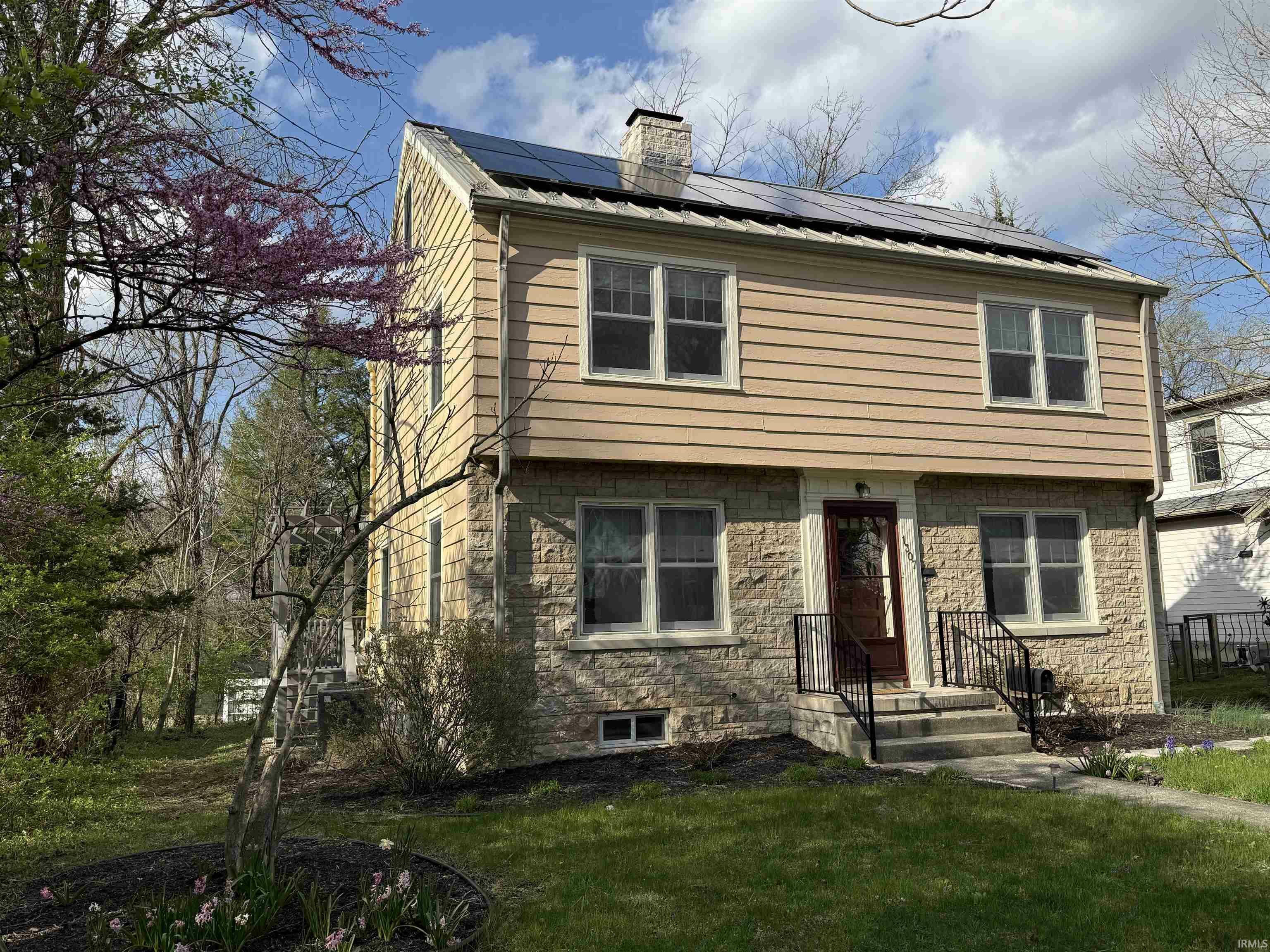 Property Photo: 1307 E 2nd Street IN 47401