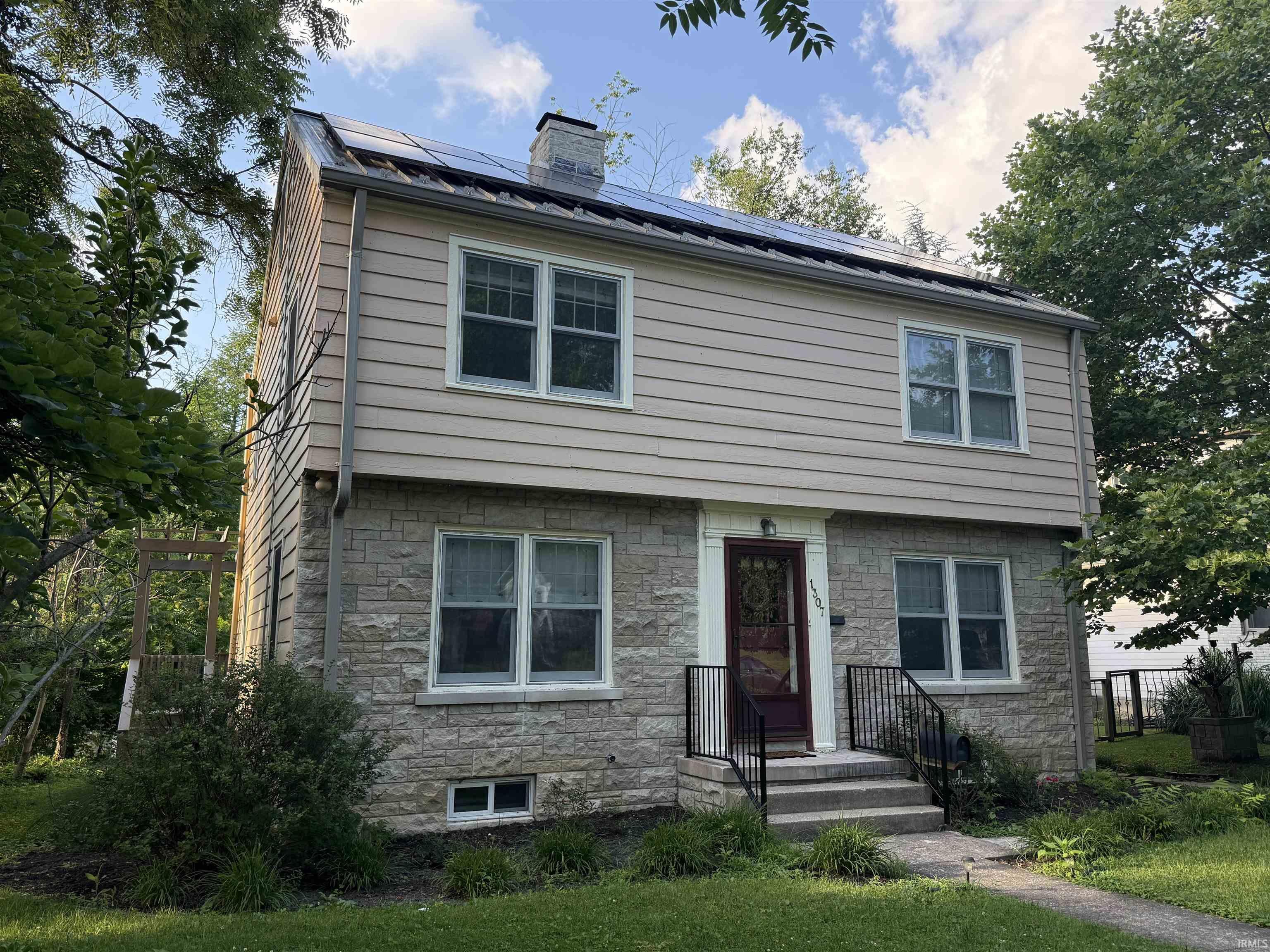 Property Photo: 1307 E 2nd Street IN 47401