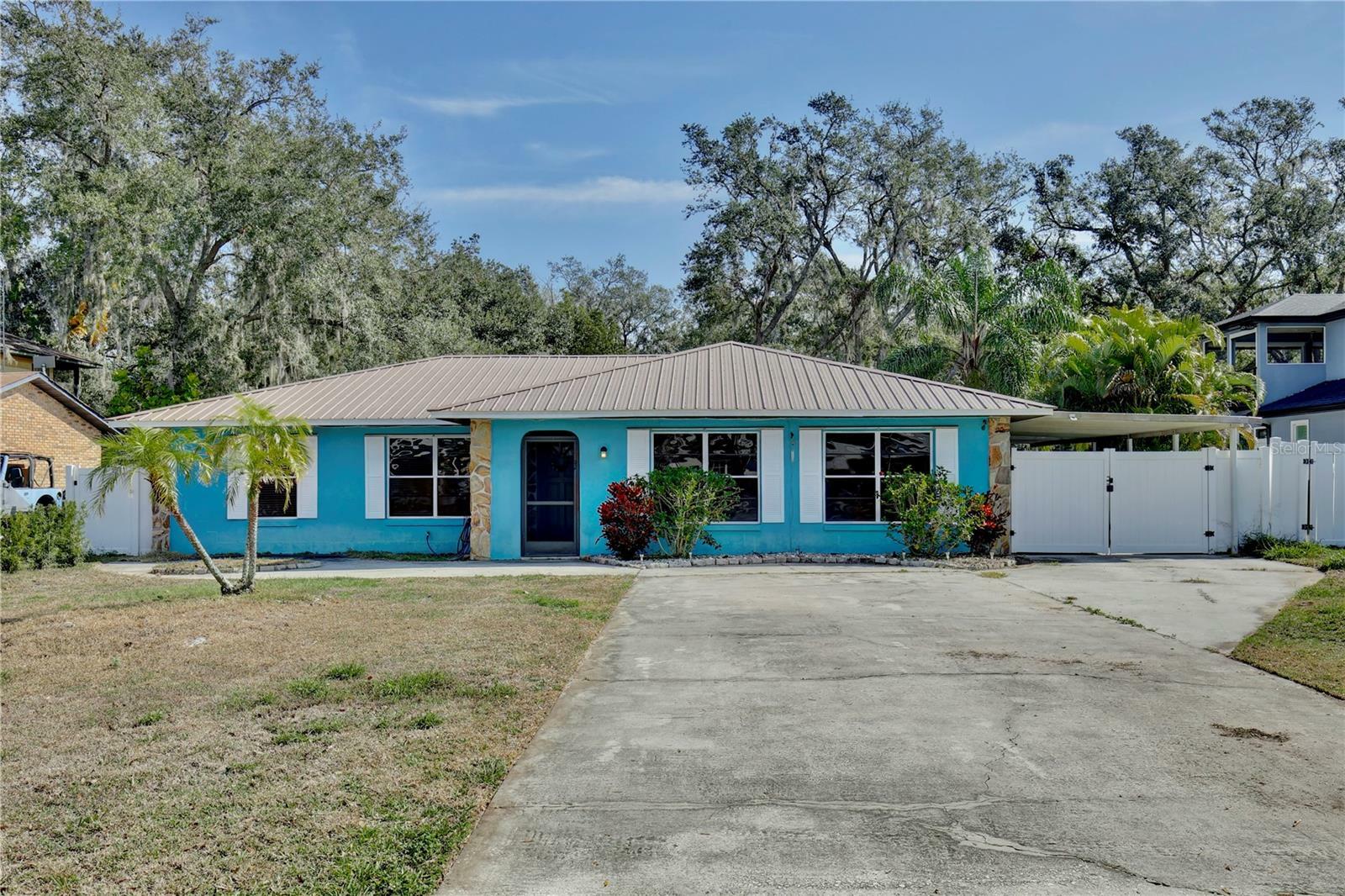 Property Photo: 27622 Lois Drive FL 32778