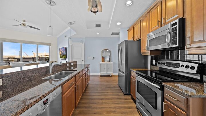 Property Photo:  1209 E Cumberland Avenue 505  FL 33602 