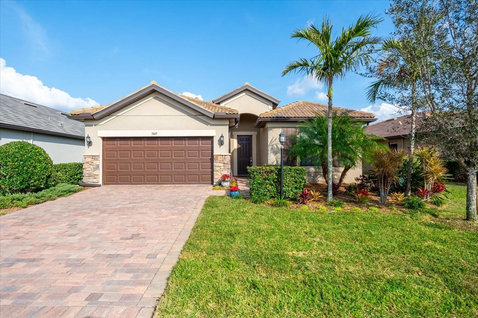 Property Photo:  7409 Chester Trail  FL 34202 