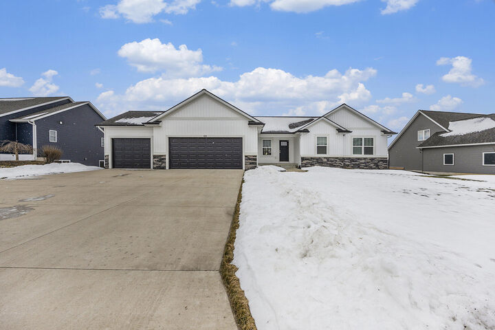 510 Ivy Grove NW  Grand Rapids MI 49534 photo