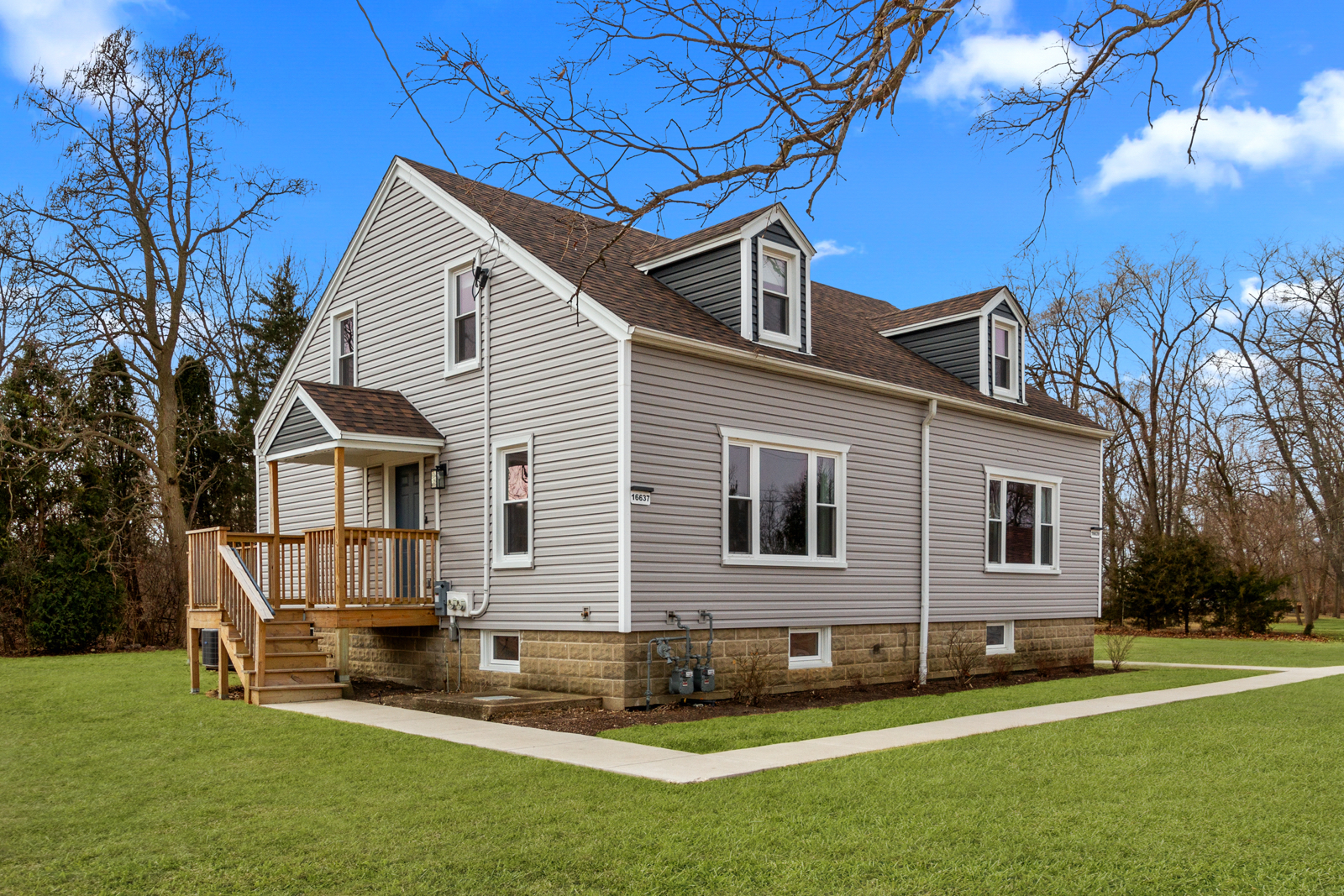 Property Photo:  16637 W Brockman Avenue  IL 60069 