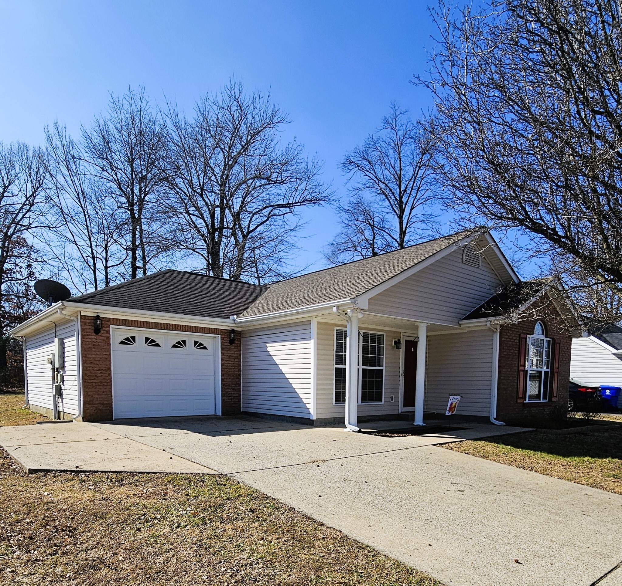 Property Photo:  202 Dorchester Dr  TN 37188 