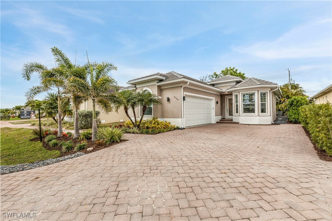 Property Photo:  2769 Linda Drive  FL 34112 