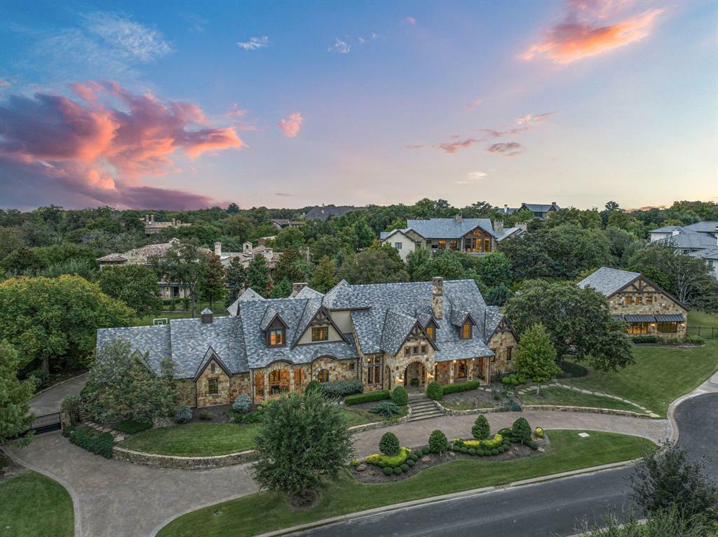Property Photo: 2005 Brazos Court TX 76262
