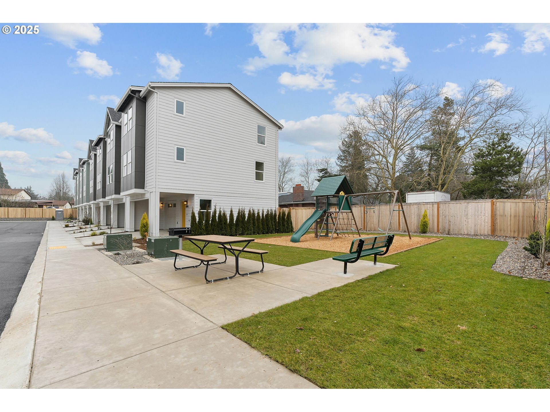Property Photo:  15091 SE Division St  OR 97236 