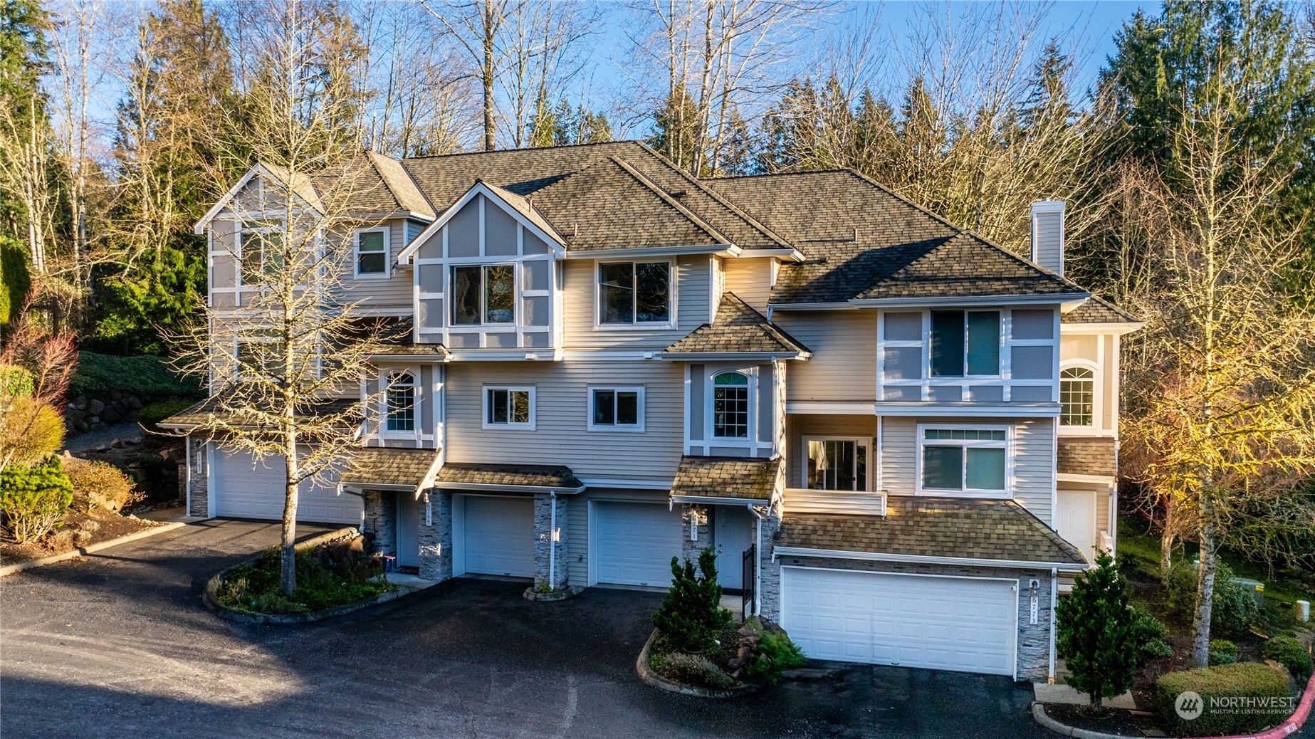 Property Photo:  6769 SE Cougar Mountain Way 2  WA 98006 