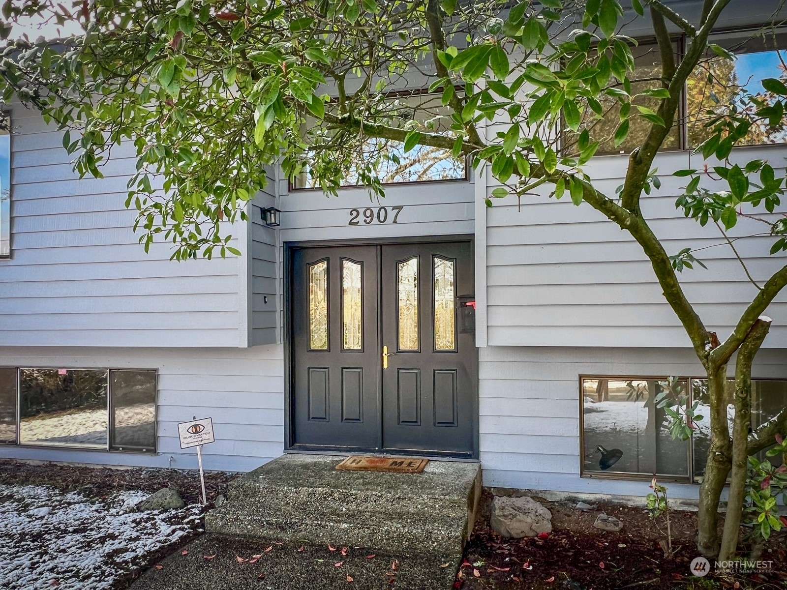 Property Photo:  2907 SW Trenton Street  WA 98126 