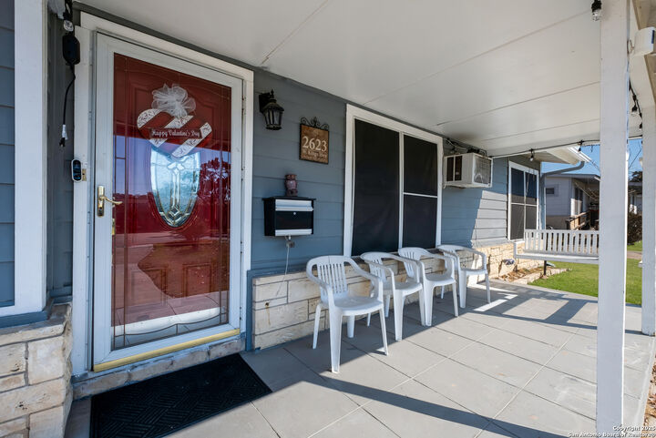 Property Photo: 2623 W Kings Hwy TX 78228