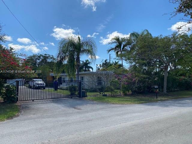 Property Photo:  11624 SW 93rd St  FL 33176 