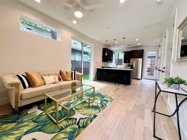 Property Photo: 1708 Canterbury Street 2 TX 78702