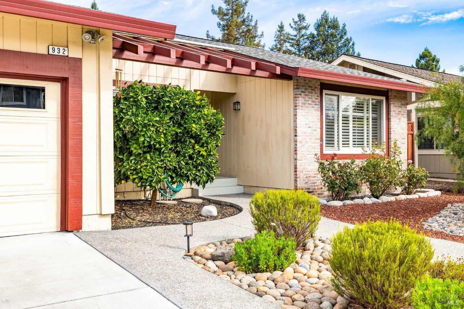 Property Photo:  932 Hudis Street  CA 94928 