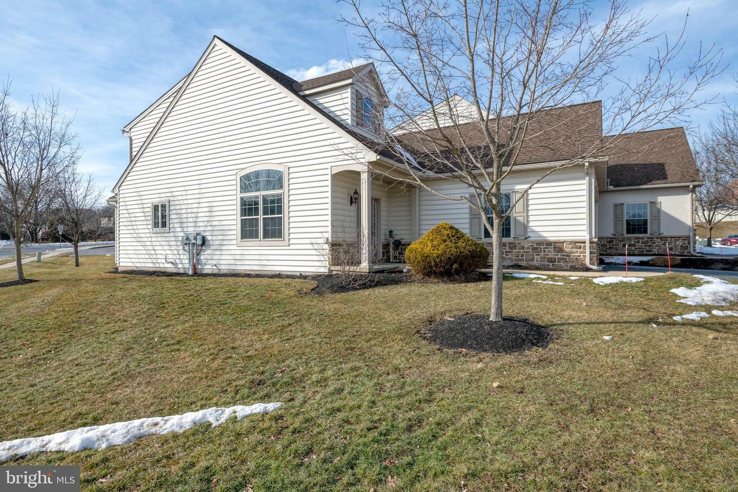 Property Photo:  2 Pfautz Circle  PA 17022 