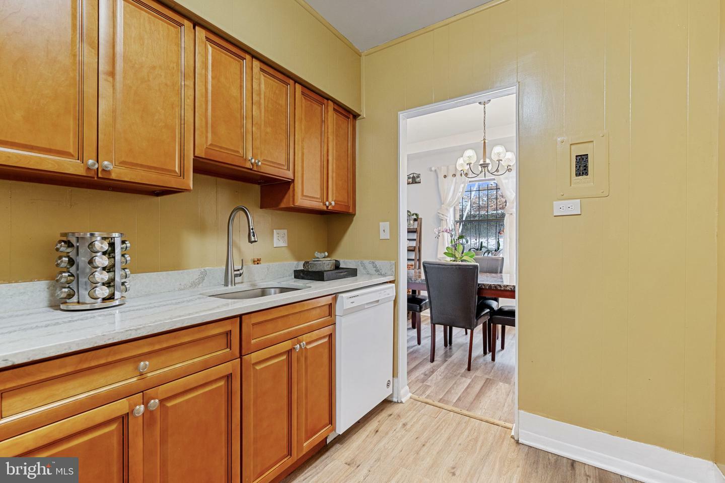 Property Photo:  750 S Dickerson Street 4  VA 22204 