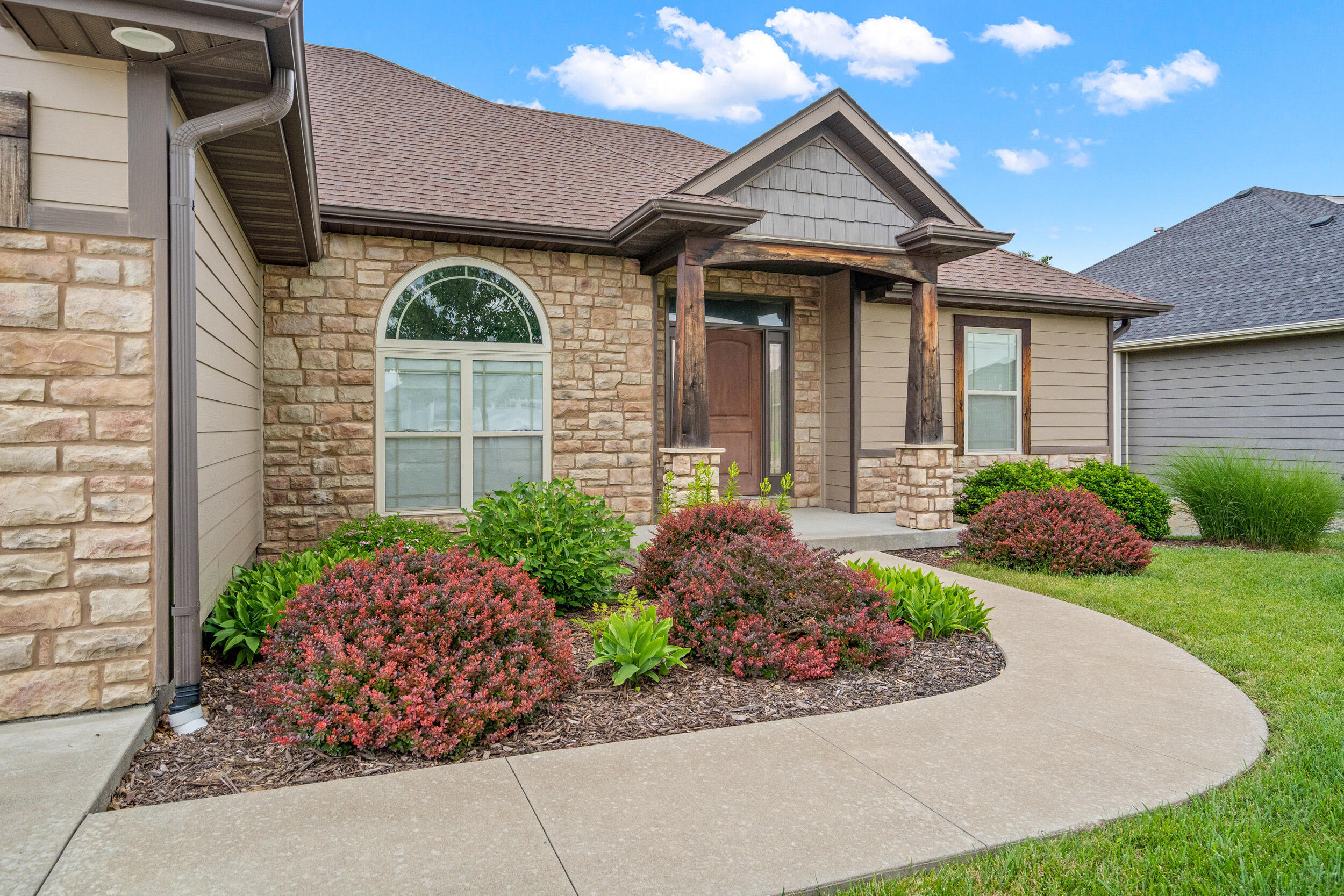 Property Photo: 809 Rutland Dr MO 65203