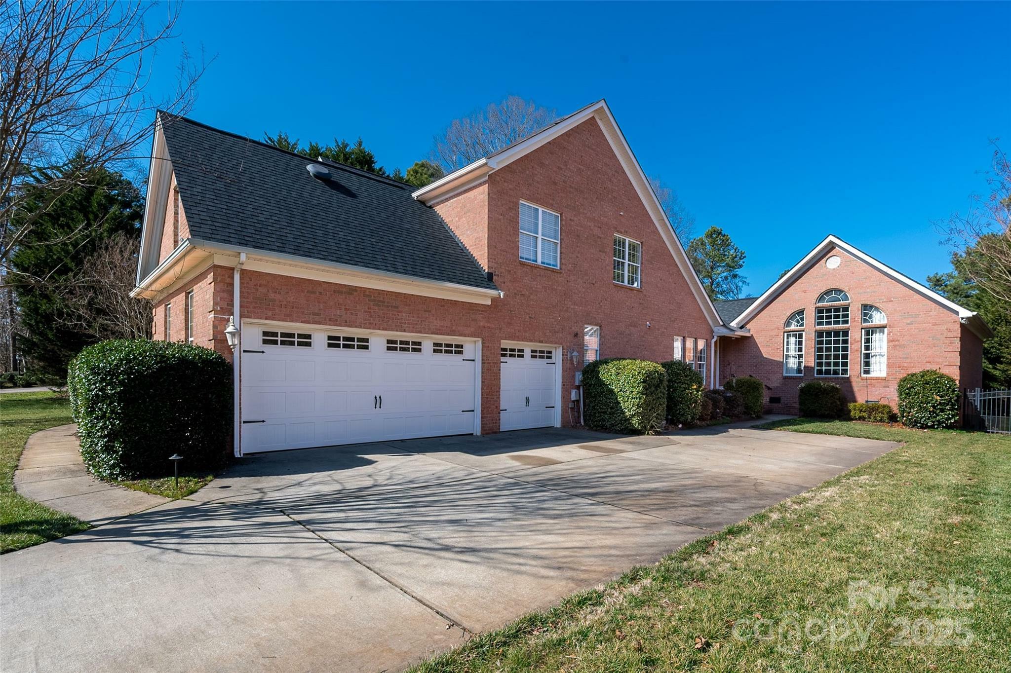 Property Photo:  1005 Antioch Woods Lane  NC 28104 