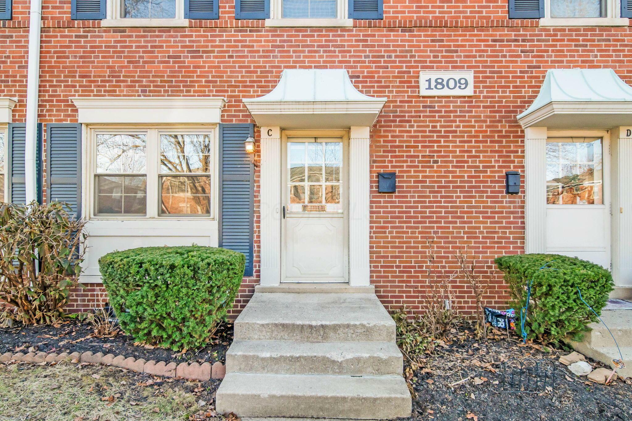Property Photo: 1809 Northwest Court OH 43212