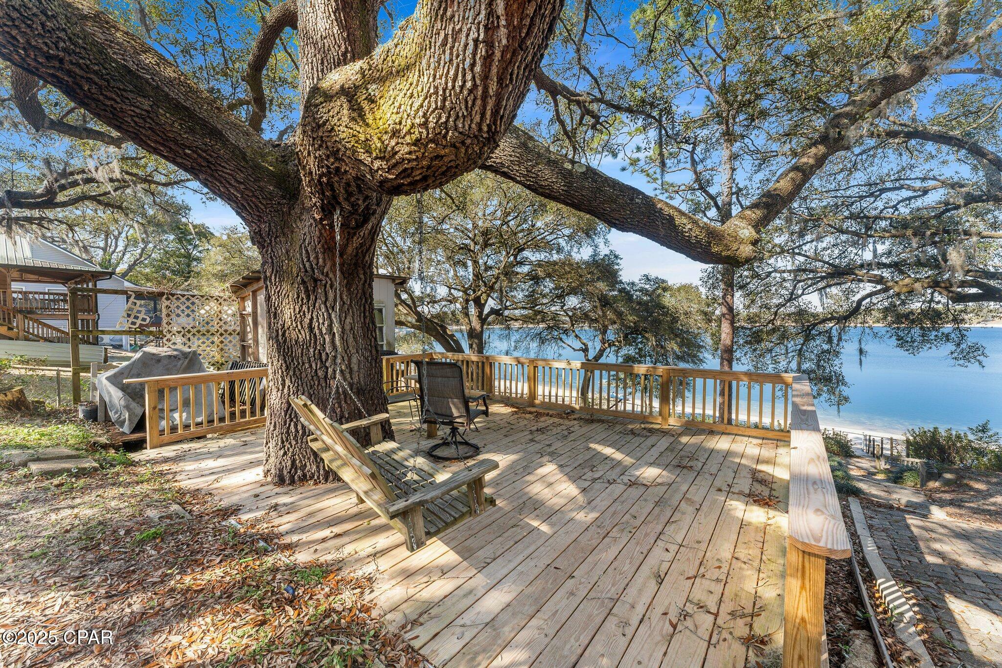 Property Photo: 4215 Crystal Lake Drive FL 32428