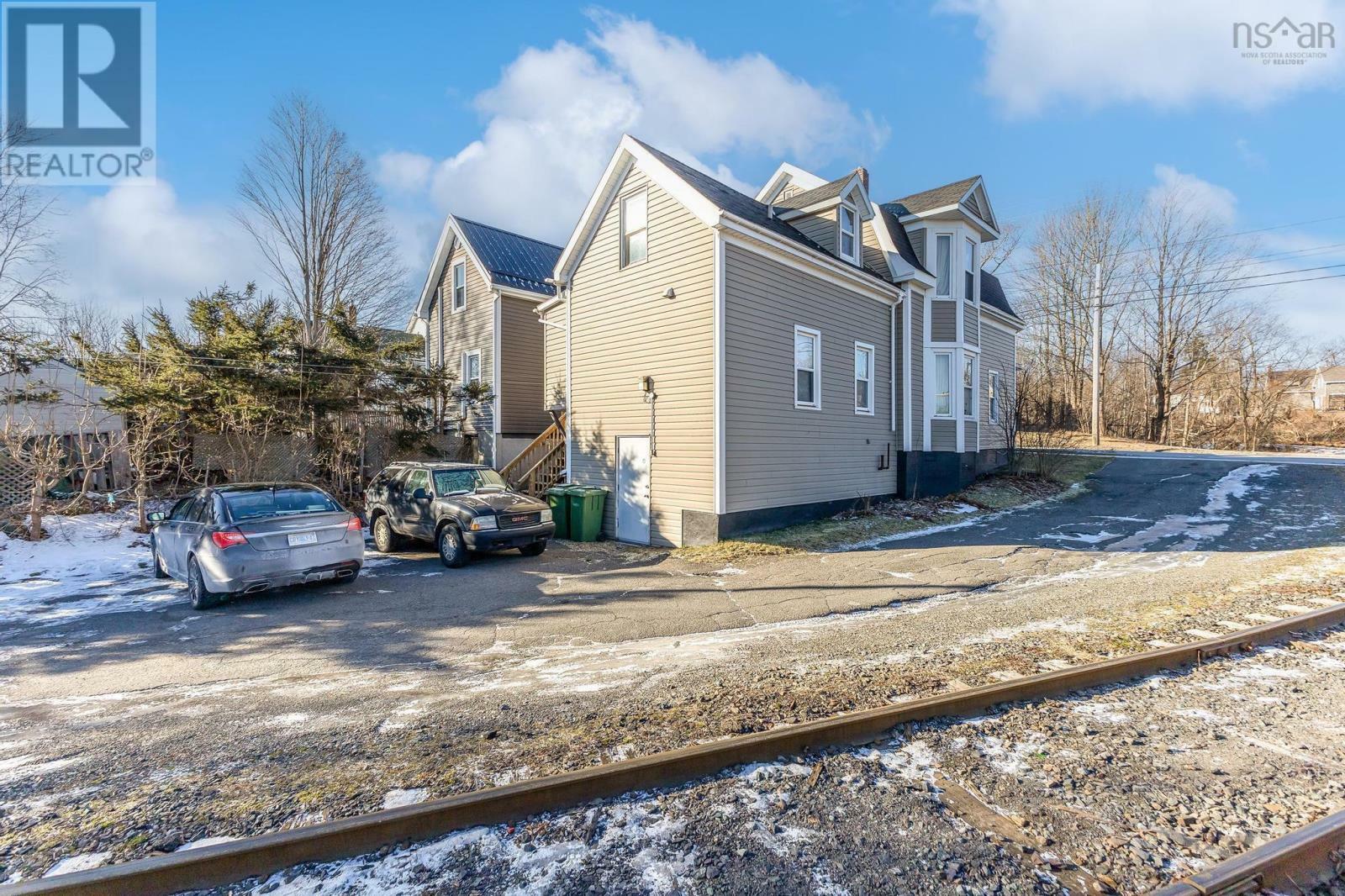 Property Photo:  303 South Foord Street  NS B0K 1S0 