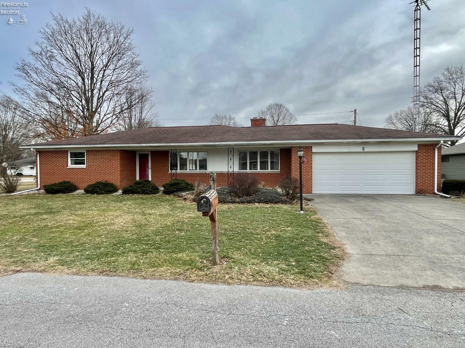 5 Grandview Court  Tiffin OH 44883 photo