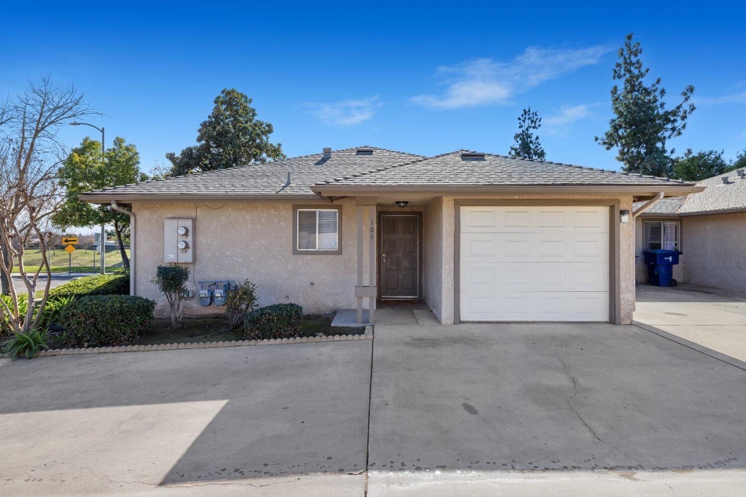 Property Photo:  1505 N Pleasant Avenue 101  CA 93728 