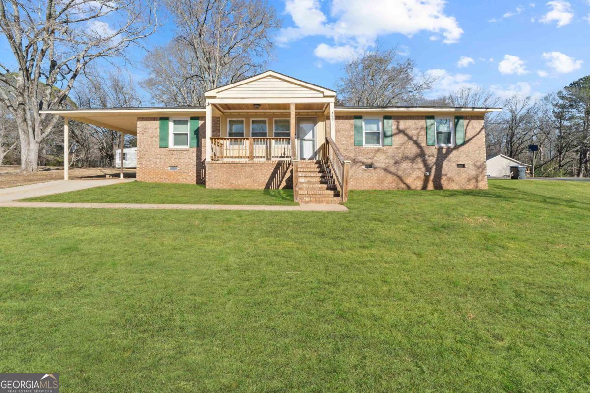 Property Photo: 300 Oak Way GA 31024