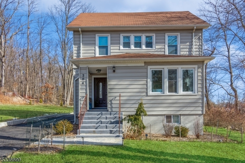 Property Photo:  204 Mountain Pkwy  NJ 08812 