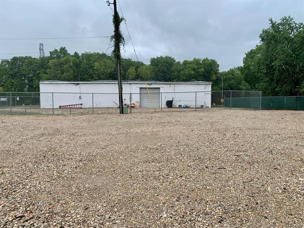 Property Photo: 4830 Sunbeam Street TX 77033