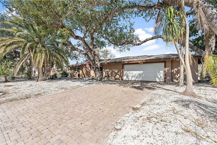 Property Photo: 951 Contento St. FL 34242