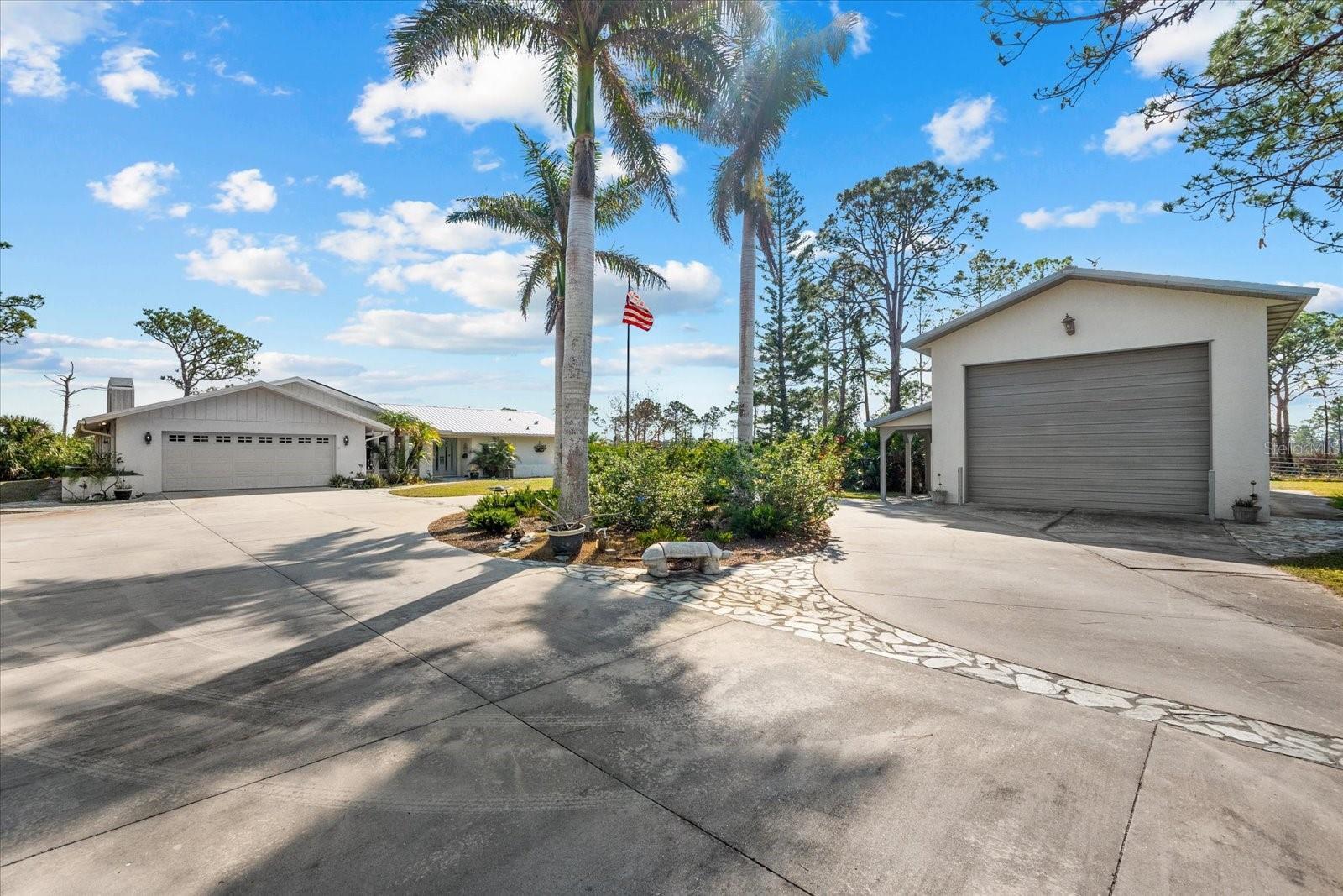 Property Photo: 38 Riverfront Drive FL 34293