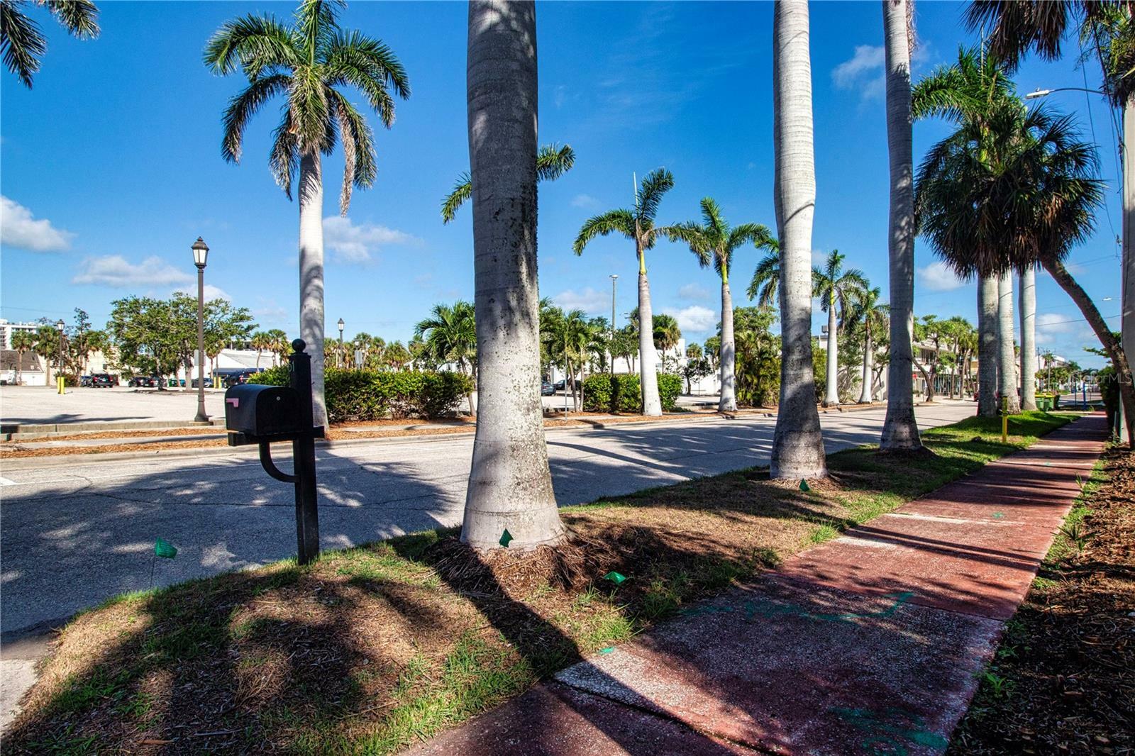 51 S Adams Drive  Sarasota FL 34236 photo